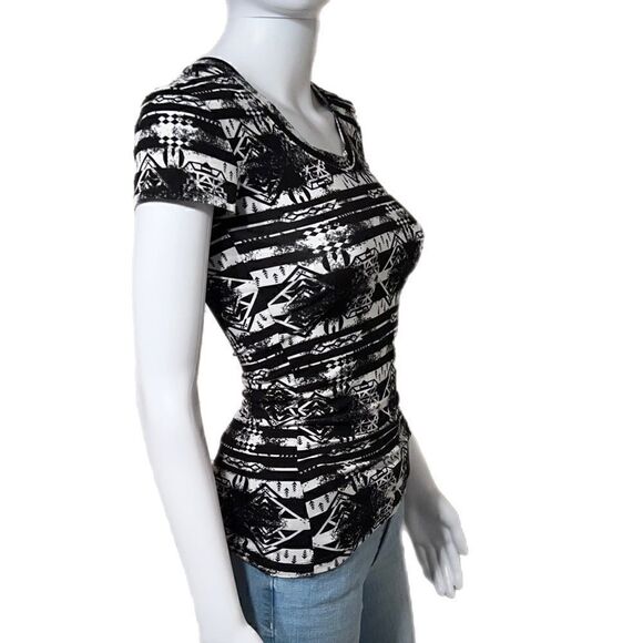 Abstract Stretch Knit Tee NWOT - Picture 3 of 8